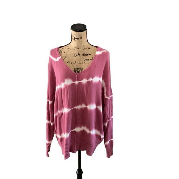 Alison Andrew’s Sweater - Picture 1 of 6